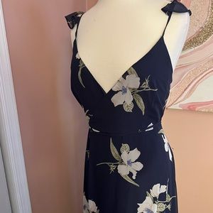 Lulus Size M Navy Floral Dress
